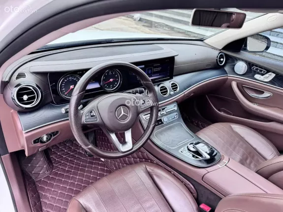 Mercedes-Benz E250 E250 2018 - Xe cũ chất lượng, màu trắng/nâu sang trọng