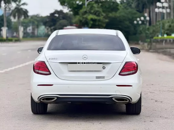 Mercedes-Benz E250 E250 2018 - Xe cũ chất lượng, màu trắng/nâu sang trọng