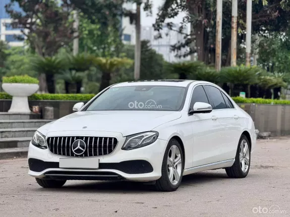 Mercedes-Benz E250 E250 2018 - Xe cũ chất lượng, màu trắng/nâu sang trọng
