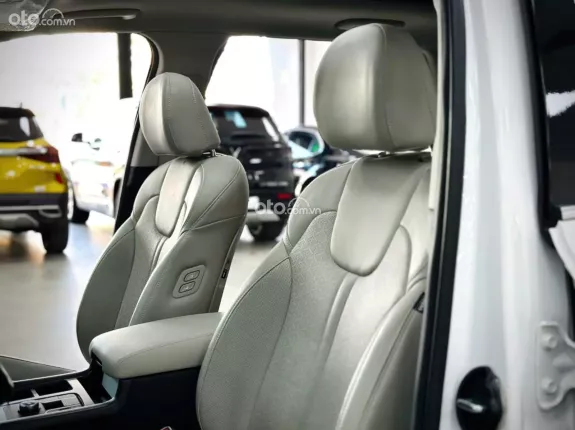 Kia Sorento 2.2D Premium AWD 2021 - Xe lướt như mới giá cực tốt