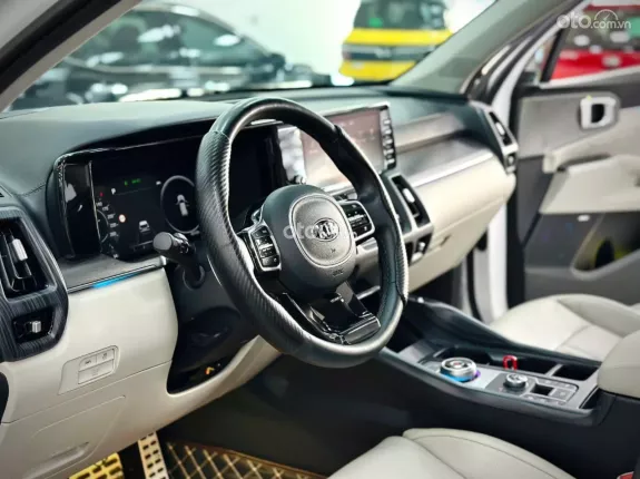 Kia Sorento 2.2D Premium AWD 2021 - Xe lướt như mới giá cực tốt