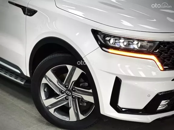 Kia Sorento 2.2D Premium AWD 2021 - Xe lướt như mới giá cực tốt