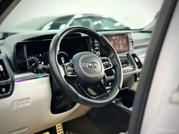 Kia Sorento 2.2D Premium AWD 2021 - Xe lướt như mới giá cực tốt