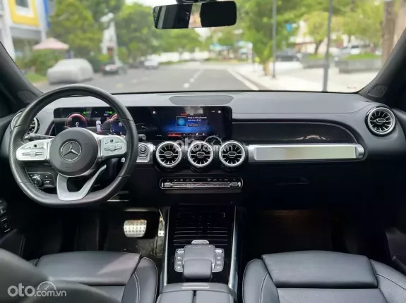 Mercedes-Benz GLB 200 AMG 2022 - 7 chỗ, Nhập Khẩu