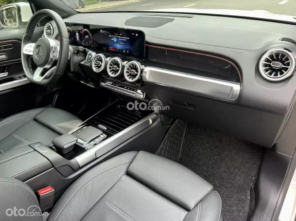 Mercedes-Benz GLB 200 AMG 2022 - 7 chỗ, Nhập Khẩu