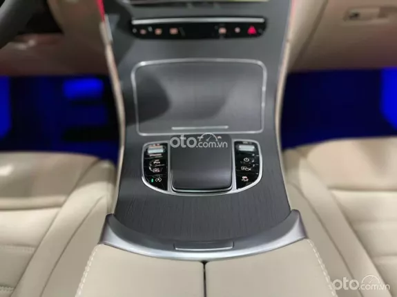 Mercedes-Benz GLC 300 4Matic 2021 - XÁM KEM 01 CHỦ DUY NHẤT