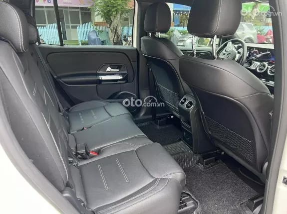 Mercedes-Benz GLB 200 AMG 2022 - 7 chỗ, Nhập Khẩu