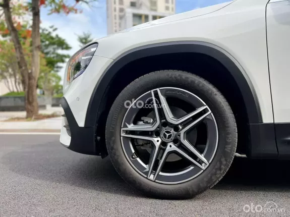 Mercedes-Benz GLB 200 AMG 2022 - 7 chỗ, Nhập Khẩu