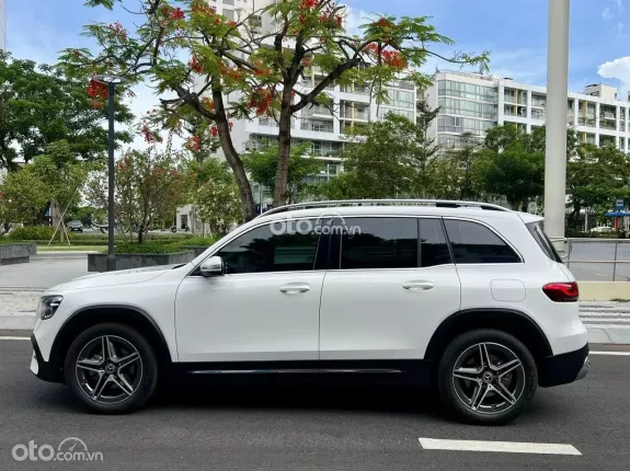 Mercedes-Benz GLB 200 AMG 2022 - 7 chỗ, Nhập Khẩu