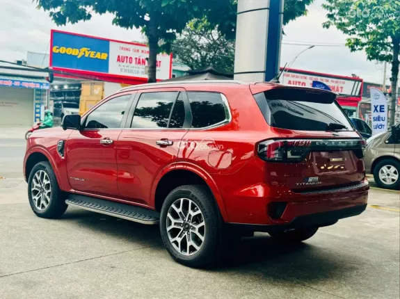 Ford Everest Titanium 2.0L AT 4WD 2023 - XE 7 CHỖ NHẬP THÁI_CHÍNH HÃNG_BẢO HÀNH 1 NĂM