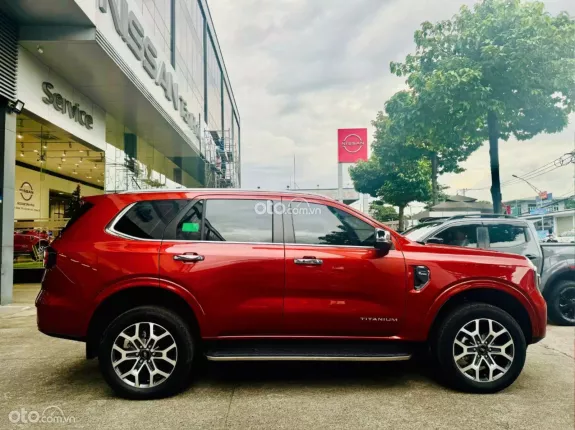 Ford Everest Titanium 2.0L AT 4WD 2023 - XE 7 CHỖ NHẬP THÁI_CHÍNH HÃNG_BẢO HÀNH 1 NĂM