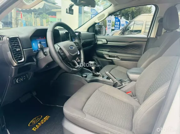 Ford Ranger XLT 2.0 4x4 AT 2023 - BÁN TẢI 2 CẦU_ XE ĐẸP_CHÍNH HÃNG_CHẤT LƯỢNG