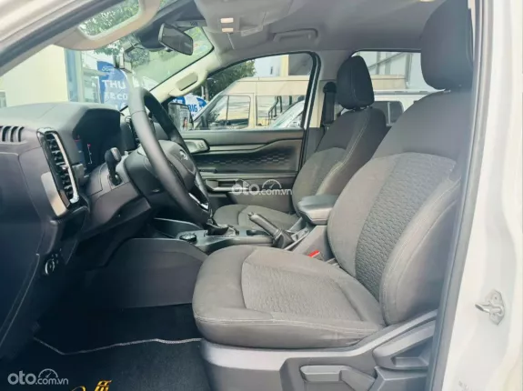 Ford Ranger XLT 2.0 4x4 AT 2023 - BÁN TẢI 2 CẦU_ XE ĐẸP_CHÍNH HÃNG_CHẤT LƯỢNG