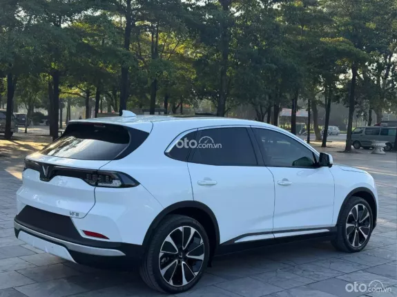 VinFast VF8 2023 - Xe lướt chất lượng như mới