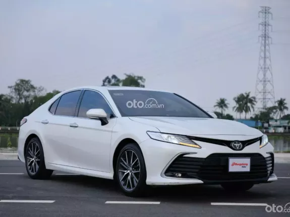 Toyota Camry 2.0Q 2022 - Odo 56 ngàn km