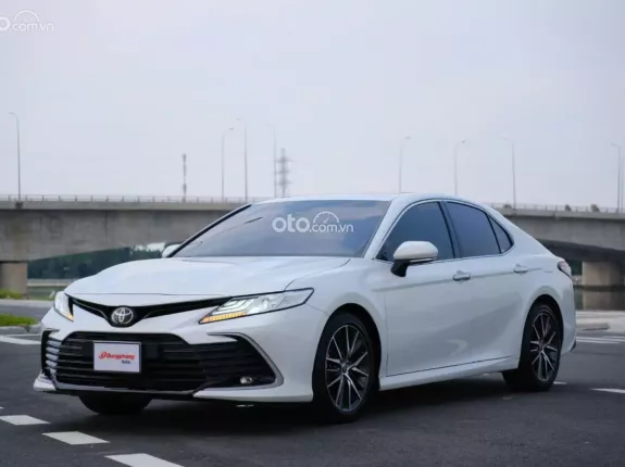 Toyota Camry 2.0Q 2022 - Odo 56 ngàn km