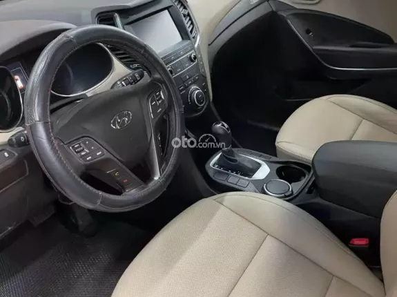 Hyundai Santa Fe 2.4L Xăng Tiêu chuẩn 2018 - Full lịch sử hãng