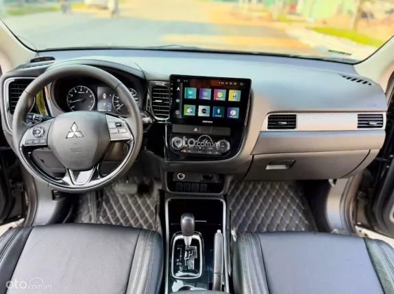 Mitsubishi Outlander 2.0 CVT 2019 - Một chủ từ mới