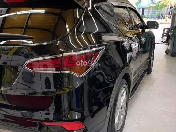 Hyundai Santa Fe 2.4L Xăng Tiêu chuẩn 2018 - Full lịch sử hãng