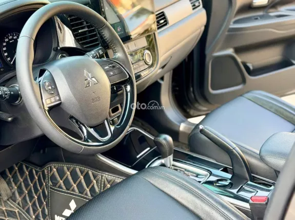 Mitsubishi Outlander 2.0 CVT 2019 - Một chủ từ mới