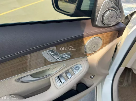 Mercedes-Benz C250 Exclusive 2015 - Xe sang trọng, đầy đủ tiện nghi hiện đại