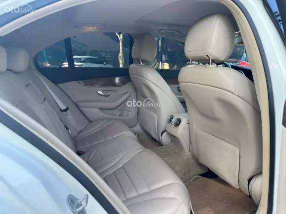 Mercedes-Benz C250 Exclusive 2015 - Xe sang trọng, đầy đủ tiện nghi hiện đại