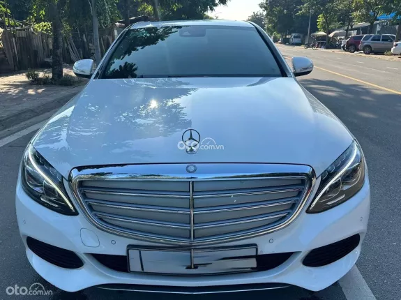 Mercedes-Benz C250 Exclusive 2015 - Xe sang trọng, đầy đủ tiện nghi hiện đại