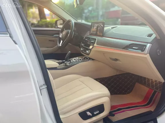 BMW 520i Luxury Line 2022 - Xe full lịch sử bảo dưỡng chính hãng