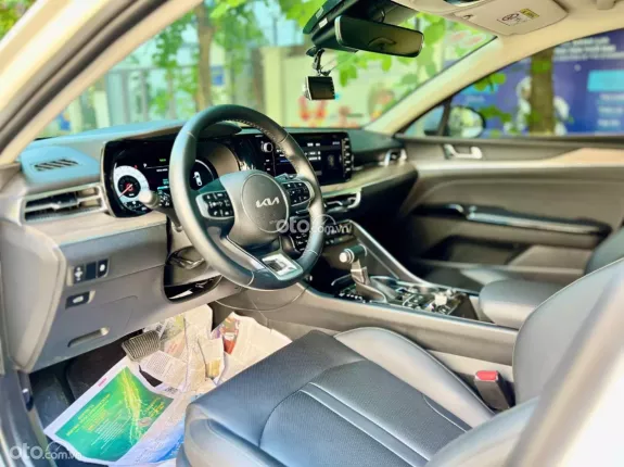 Kia K5 2.0 Luxury 2022 - Odo 2,4 vạn km zin