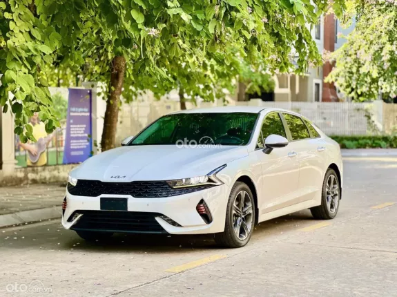 Kia K5 2.0 Luxury 2022 - Odo 2,4 vạn km zin