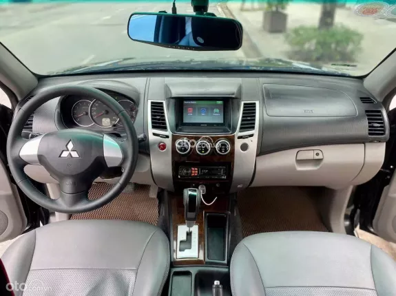 Mitsubishi Pajero Sport D 4x2 MT 2014 - Odo 14v km