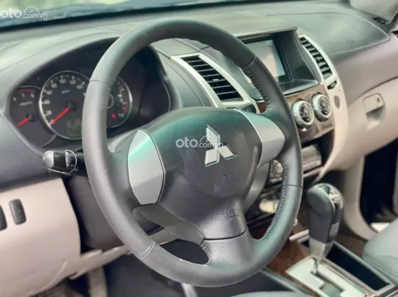 Mitsubishi Pajero Sport D 4x2 MT 2014 - Odo 14v km