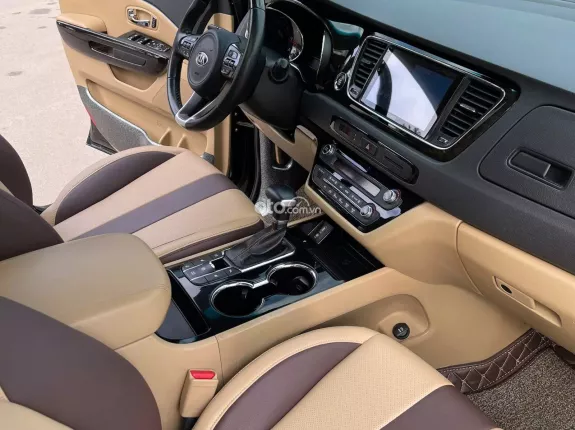 Kia Sedona 2.2 DAT 2021 - Biển Hà Nội