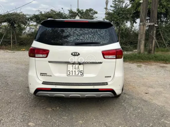 Kia Sedona 2.2 DAT 2016 - Xe cực đẹp, máy dầu