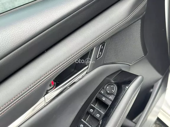 Mazda 3 2024 - Xe sơn zin bao check thoải mái