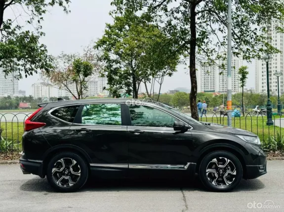 Honda CR-V 1.5 L 2018 - Xe cá nhân 1 chủ mua mới biển Hà Nội