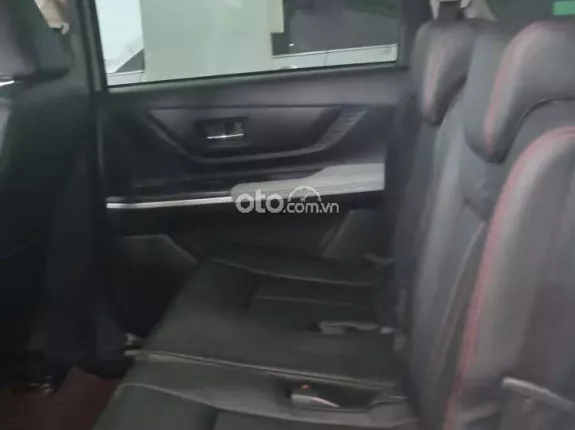 Toyota Veloz 2024 - Xe còn siêu mới đẹp, bán rẻ