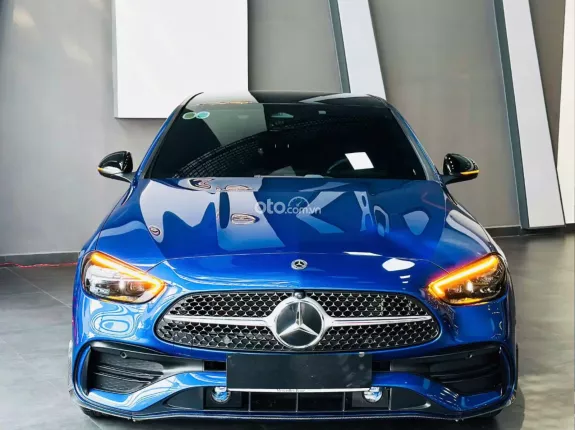 Mercedes-Benz GLC 300 4Matic 2021 - SUV của Mẹc mới đi 2 vạn siêu đẹp