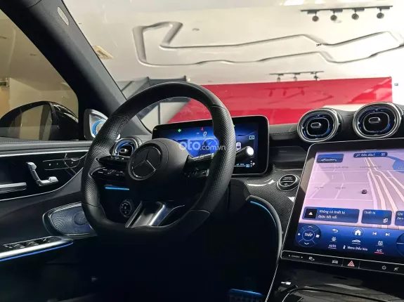 Mercedes-Benz GLC 300 4Matic 2021 - SUV của Mẹc mới đi 2 vạn siêu đẹp