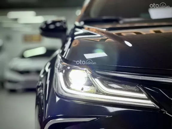 Toyota Corolla Altis 1.8 V 2023 - Nước sơn còn đẹp, bao check thoải mái