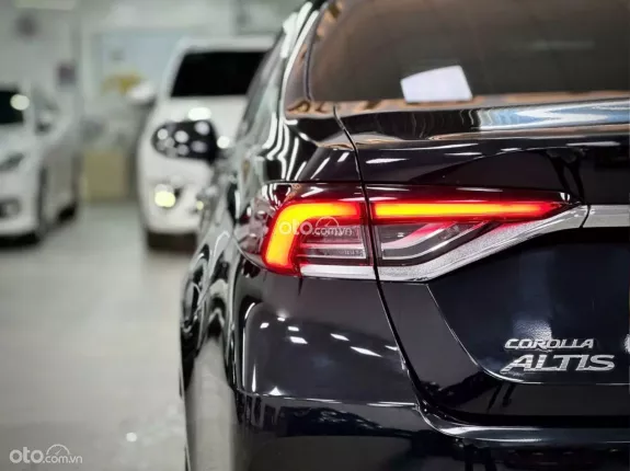 Toyota Corolla Altis 1.8 V 2023 - Nước sơn còn đẹp, bao check thoải mái