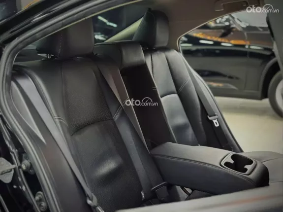 Toyota Corolla Altis 1.8 V 2023 - Nước sơn còn đẹp, bao check thoải mái