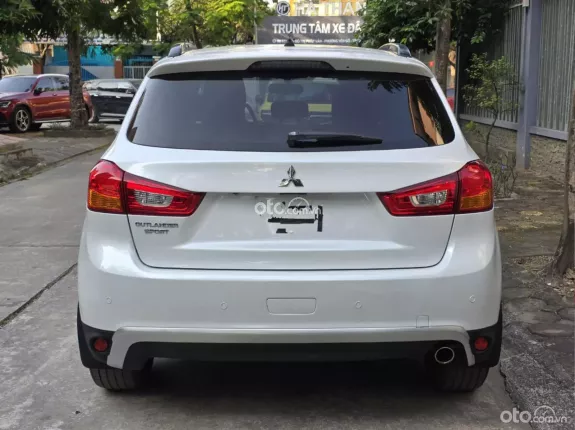 Mitsubishi Outlander 2.0 CVT 2016 - Xe cá nhân chính chủ từ đầu