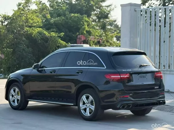 Mercedes-Benz GLC 250 4Matic 2016 - Xe tư nhân chính chủ từ đầu