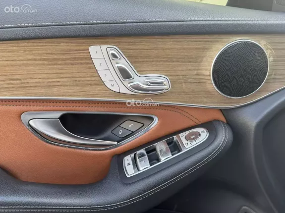 Mercedes-Benz GLC 250 4Matic 2016 - Xe tư nhân chính chủ từ đầu