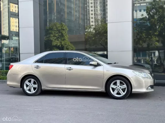 Toyota Camry 2.5Q 2014 - Odo 11v zin cực đẹp
