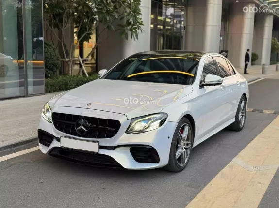 Mercedes-Benz E300 2017 - Màu xanh wrap trắng siêu đẹp, Xe đã up lên body G63
