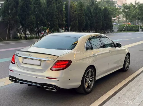 Mercedes-Benz E300 2017 - Màu xanh wrap trắng siêu đẹp, Xe đã up lên body G63