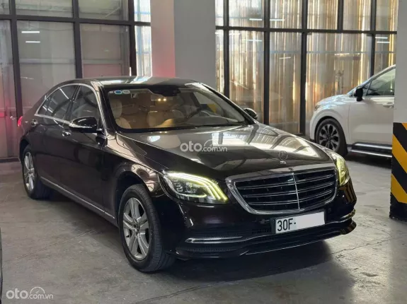 Mercedes-Benz S450 4Matic Luxury 2017 - Xe một chủ từ mới xuất VAT 500tr, bảo dưỡng full hãng