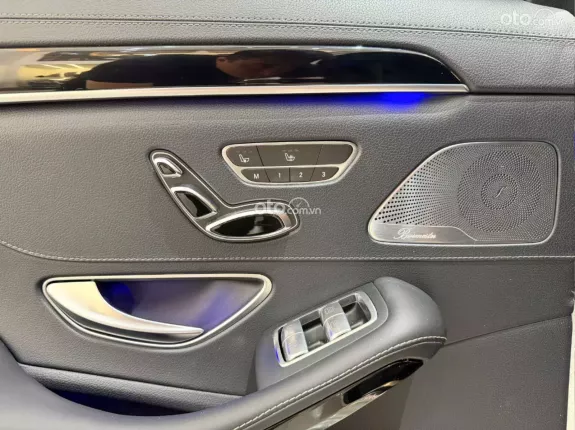 Mercedes-Benz S400 3.0 V6 2014 - Xe đã lên full maybach S560 và full nội thất S450 (vô lăng, màn hình,.. )